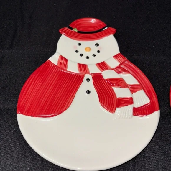 4-Williams Sonoma Snowman Plates Set - Red and Black - Picture 4 of 11